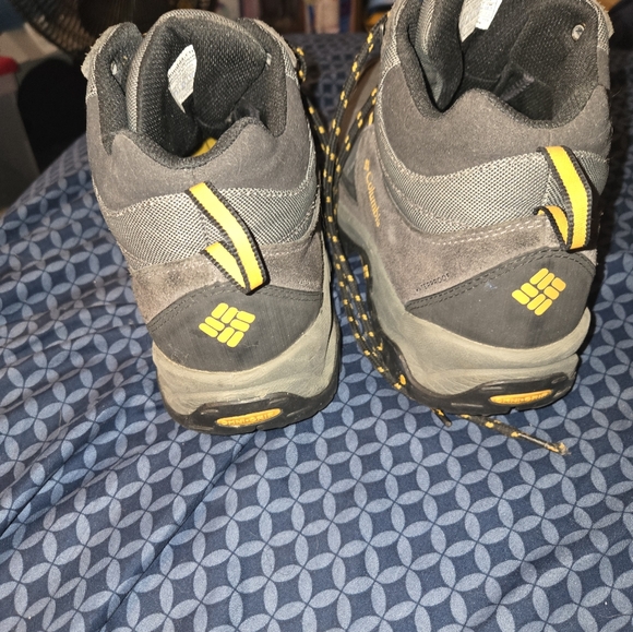 Boots - Picture 4 of 5